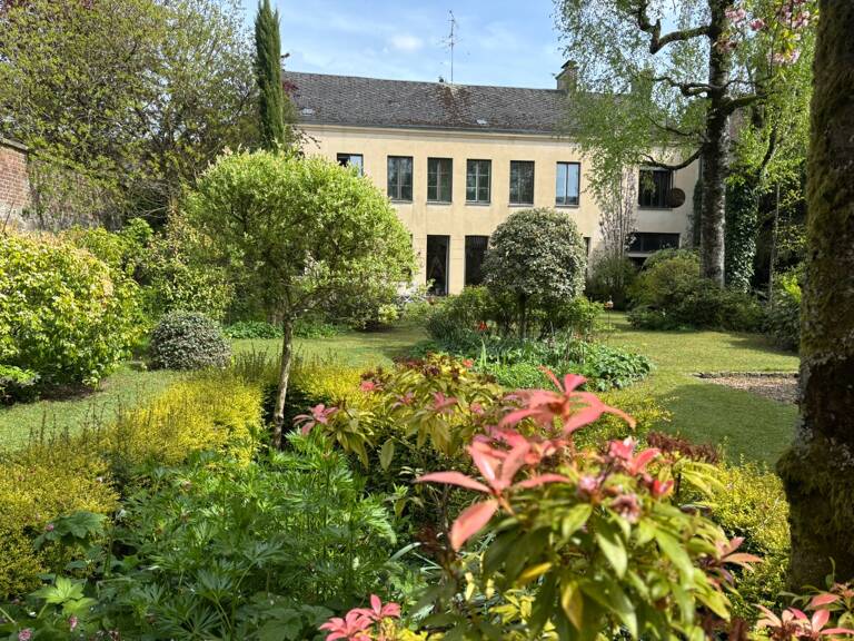 A VENDRE : MAISON DE MAÎTRE DE CHARME, 315 M², JARDIN ARBORÉ ET 5 DÉPENDANCES – 286 900 € — photo 1