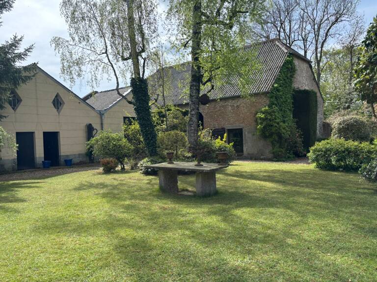 A VENDRE : MAISON DE MAÎTRE DE CHARME, 315 M², JARDIN ARBORÉ ET 5 DÉPENDANCES – 286 900 € — photo 1