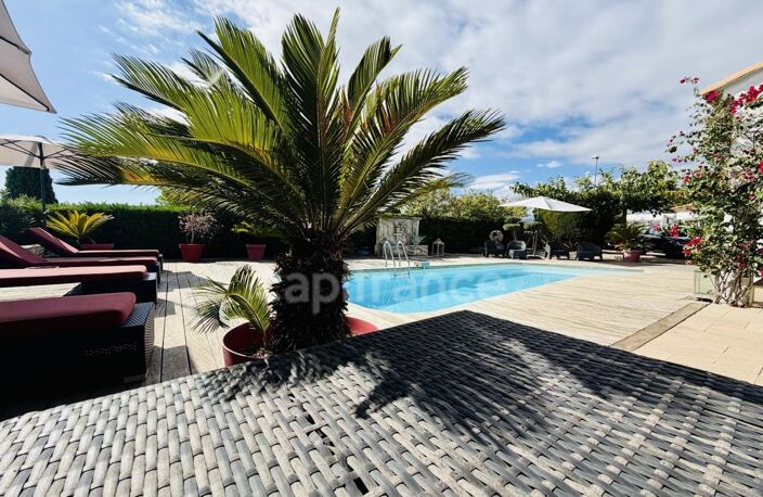 CAGNES SUR MER (06), Villa de caractère avec vue mer, piscine et jardin méditerranéen, quartier résidentiel calme — photo 3
