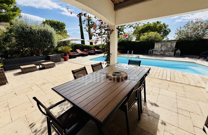 CAGNES SUR MER (06), Villa de caractère avec vue mer, piscine et jardin méditerranéen, quartier résidentiel calme — photo 4