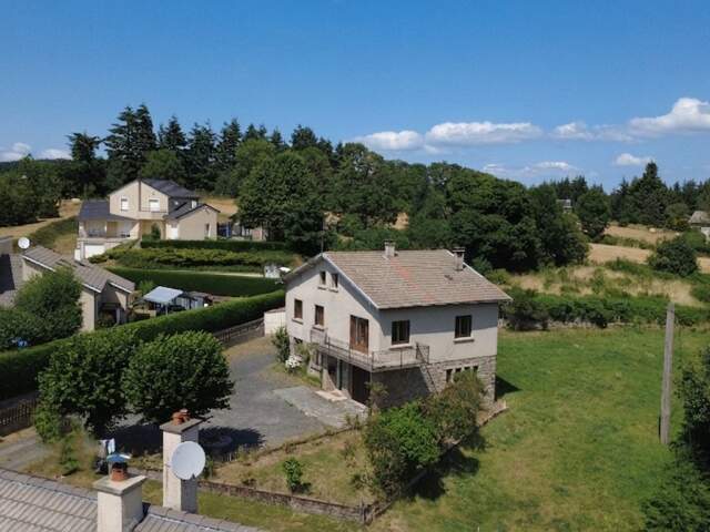 Grande maison sans nuisances, proche centre village de SAINT AGREVE (07) — photo du bien