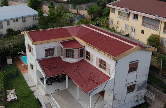 🏢 À VENDRE – ENSEMBLE IMMOBILIER DE 3 APPARTEMENTS INDÉPENDANTS AVEC PISCINE — photo 2