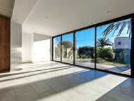 LES ISSAMBRES – PRESTATIONS HAUT DE GAMME – JARDIN PRIVATIF – PISCINE – APERÇU MER — photo 4