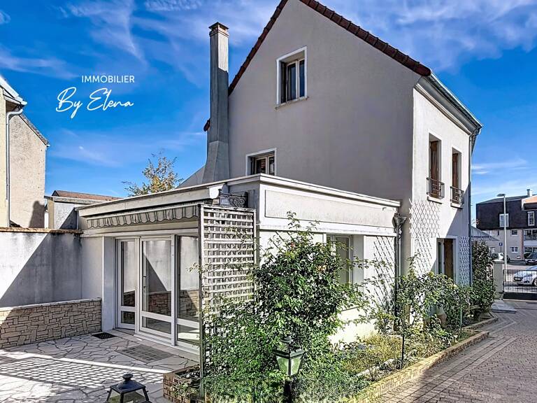 Maison – Torcy Village – 188 m² au sol, 270 m² utile, 5 ch, grand terrain, garage double, dépendances — photo 1