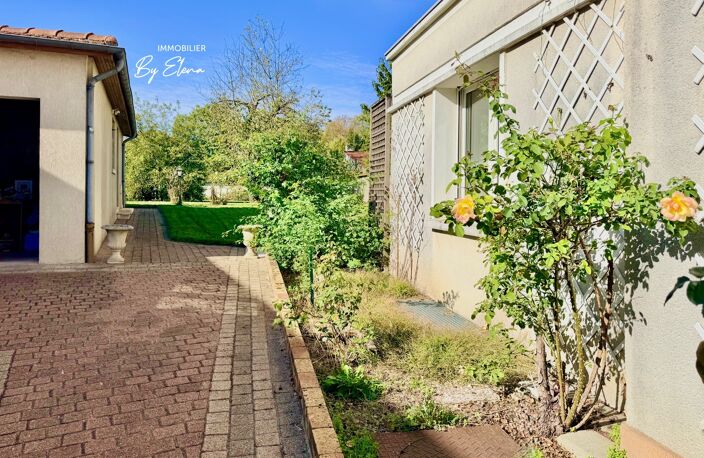 Maison – Torcy Village – 188 m² au sol, 270 m² utile, 5 ch, grand terrain, garage double, dépendances — photo 5