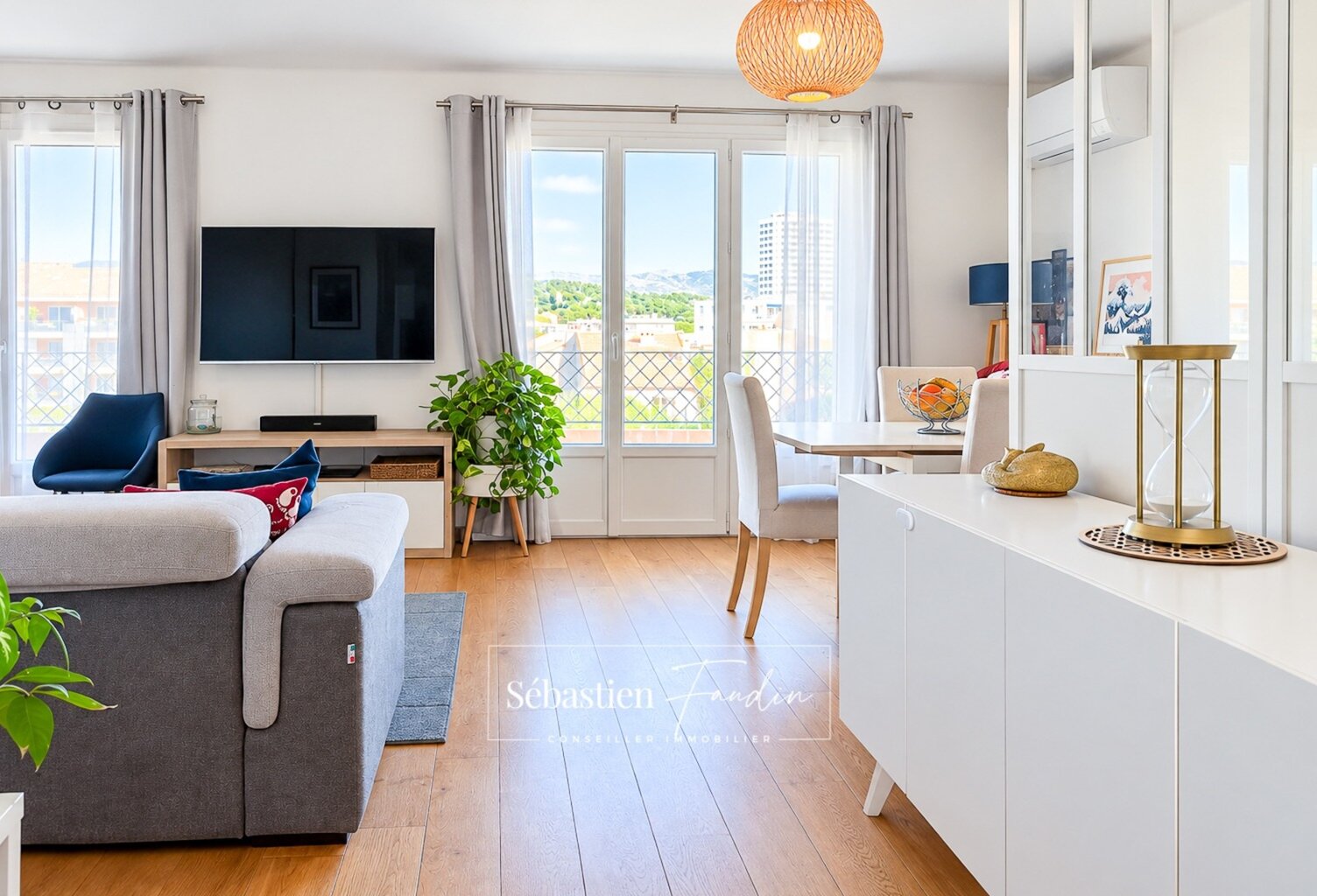 Appartement à vendre 3 pièces LA SEYNE SUR MER (83) - 74,5 m² - 2 balcons - 500 m de la plage Mar Vivo - dernier étage - stationnement privatif - climatisation réversible — photo 1