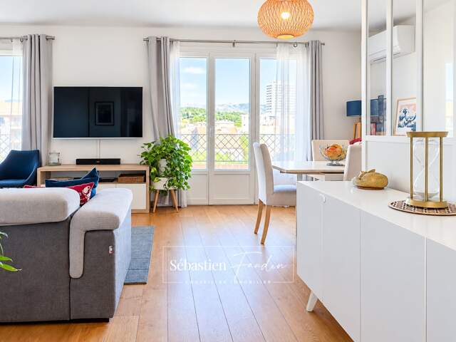 Appartement à vendre 3 pièces LA SEYNE SUR MER (83) - 74,5 m² - 2 balcons - 500 m de la plage Mar Vivo - dernier étage - stationnement privatif - climatisation réversible — photo du bien