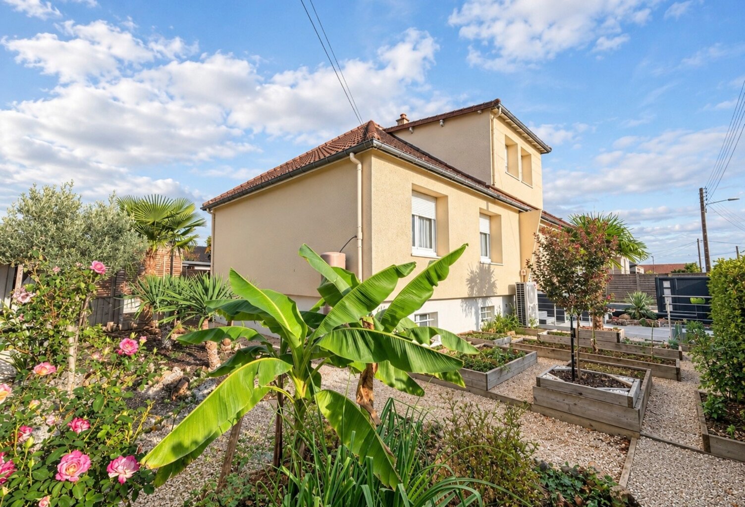 Maison entièrement rénovée avec jardin et dépendances à Dun-sur-Auron — photo 1
