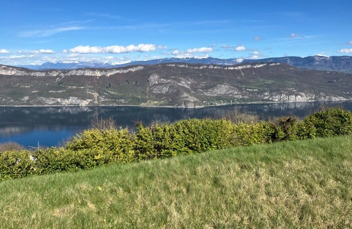 Terrain à bâtir. À 20 minutes de Chindrieux, 40 minutes d’Aix-les-Bains, 1H30 de Genève. Vue lac du Bourget et le Mont Blanc — photo 3