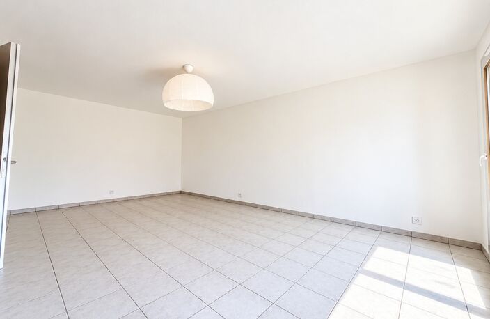 Appartement  T3 de 68 m², terrasse, ascenseur et garage GRASSE (06) — photo 3