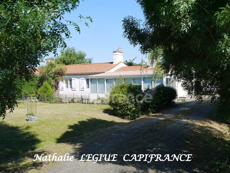 (85) VENDEE LA BARRE DE MONTS (85) à vendre longère 114 m² 6 pièces 3 chambres véranda garages ateliers 3500 m² terrain — photo 1