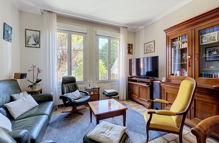 Maison à vendre 5 pièces TOURS, quartier Rabelais Bretonneau Saint Eloi, rue Victor Hugo, 4 chambres, jardin et accès voiture — photo 2