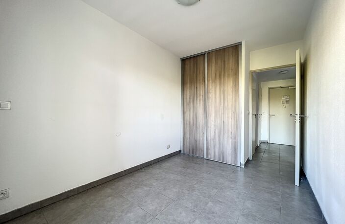 Appartement à vendre 2 pièces 35,10 m2 meublé à JUVIGNAC (34) résidence avec piscine secteur thermes + parking — photo 5