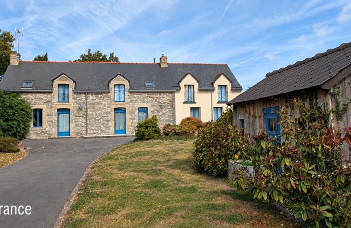 SAINT-JUST – LONGÈRE BRETONNE 240 M² – 5 CHAMBRES – TERRAIN 2 369 M² – GRANDES DÉPENDANCES — photo 2