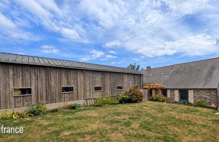 SAINT-JUST – LONGÈRE BRETONNE 240 M² – 5 CHAMBRES – TERRAIN 2 369 M² – GRANDES DÉPENDANCES — photo 4