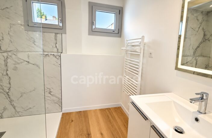 Immeuble de 6 logements rénovés, CAUTERETS (65) — photo 4