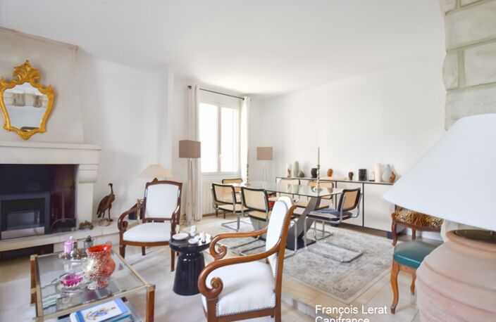 Duplex à vendre 5 pièces SAINT CLOUD (92) - Duplex de 97,05 m² avec cour privative de 45 m² – Saint-Cloud, quartier du Val d'Or – Prix de vente 845 000 € honoraires d’agence inclus — photo 2