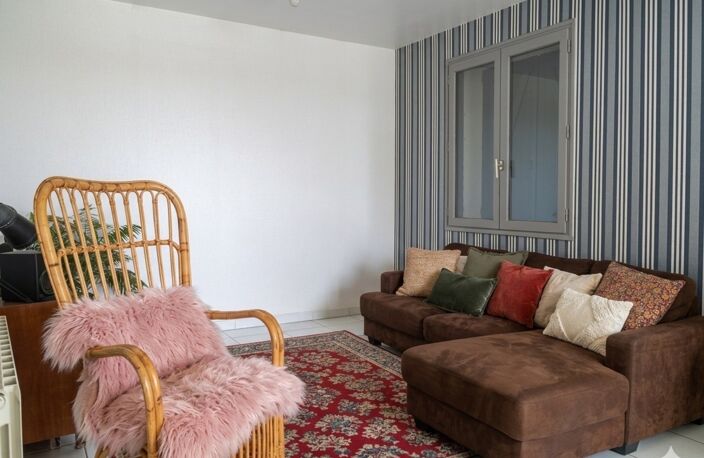 Maison à vendre 7 pièces proche de AIRVAULT (79) Terrain 7 446 m² — photo 3