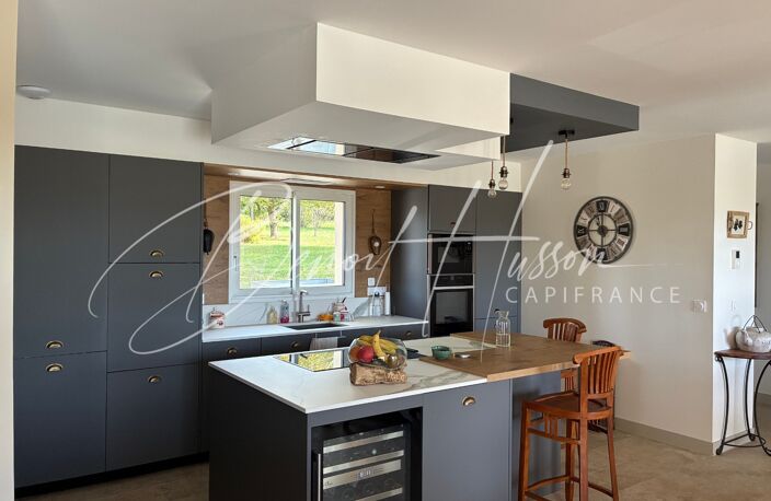 Maison contemporaine T5 avec piscine sur 1860m² de terrain — photo 5