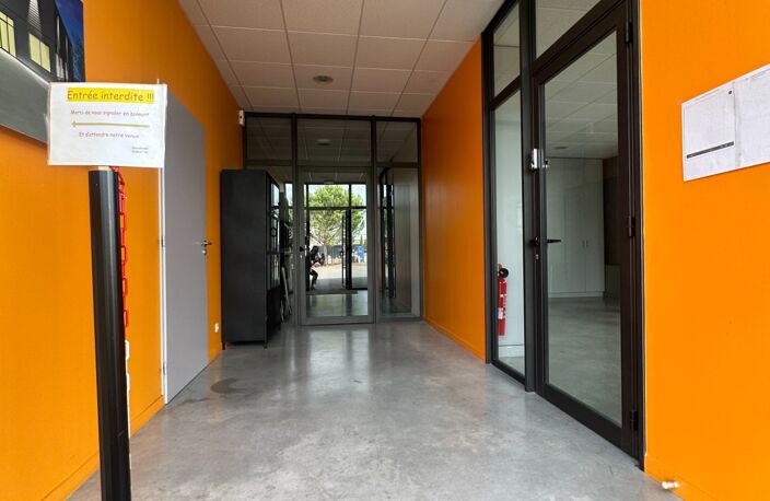 Local/bureau à louer MACON (71) — photo 2