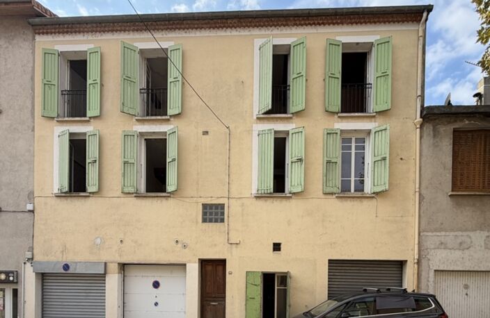 Maison de 14 pièces à vendre à Sisteron (04) avec jardin et garages — photo 3