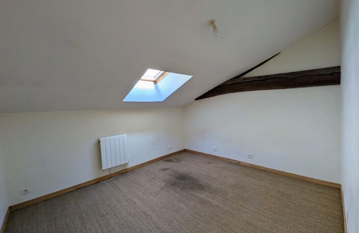 Maison à vendre - NUEIL LES AUBIERS (79) — photo 5