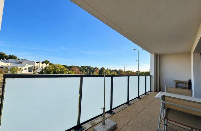 Vertou - Proche bourg - T3 de 79 m² - En parfait état - Grand balcon - 2 places de parking en sous-sol — photo 2