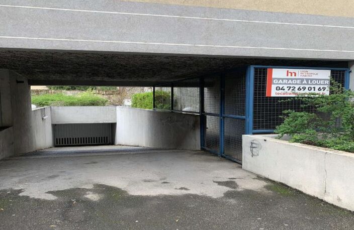 CASE DE PARKING PROTEGEE LYON 03 — photo 3