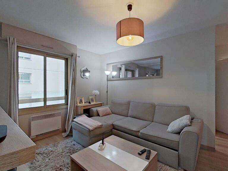 298 rue Duguesclin  Lyon 69003 - T2 Meublé - 890 €CC — photo 1