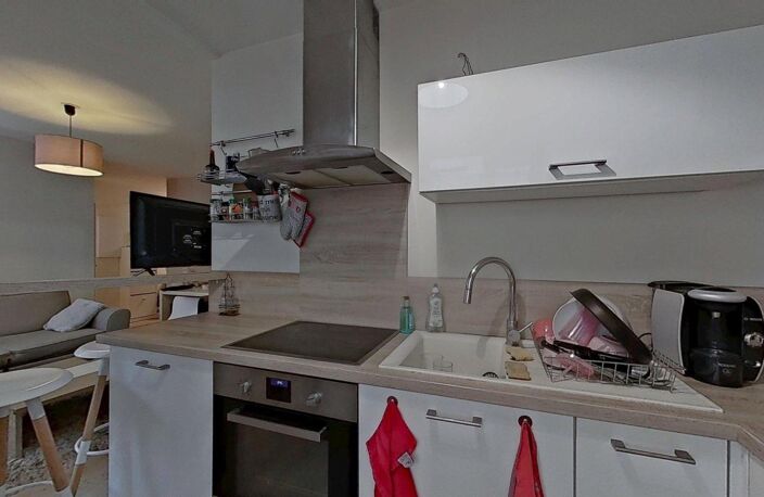 298 rue Duguesclin  Lyon 69003 - T2 Meublé - 890 €CC — photo 4