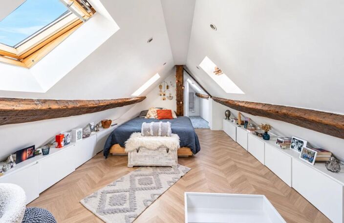 PARIS 4 – DUPLEX RÉNOVÉ AVEC VUES SUR NOTRE-DAME ET BEAUBOURG — photo 5