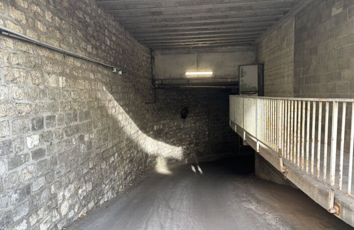 PARKING - RUE DE LA POMPE — photo 2