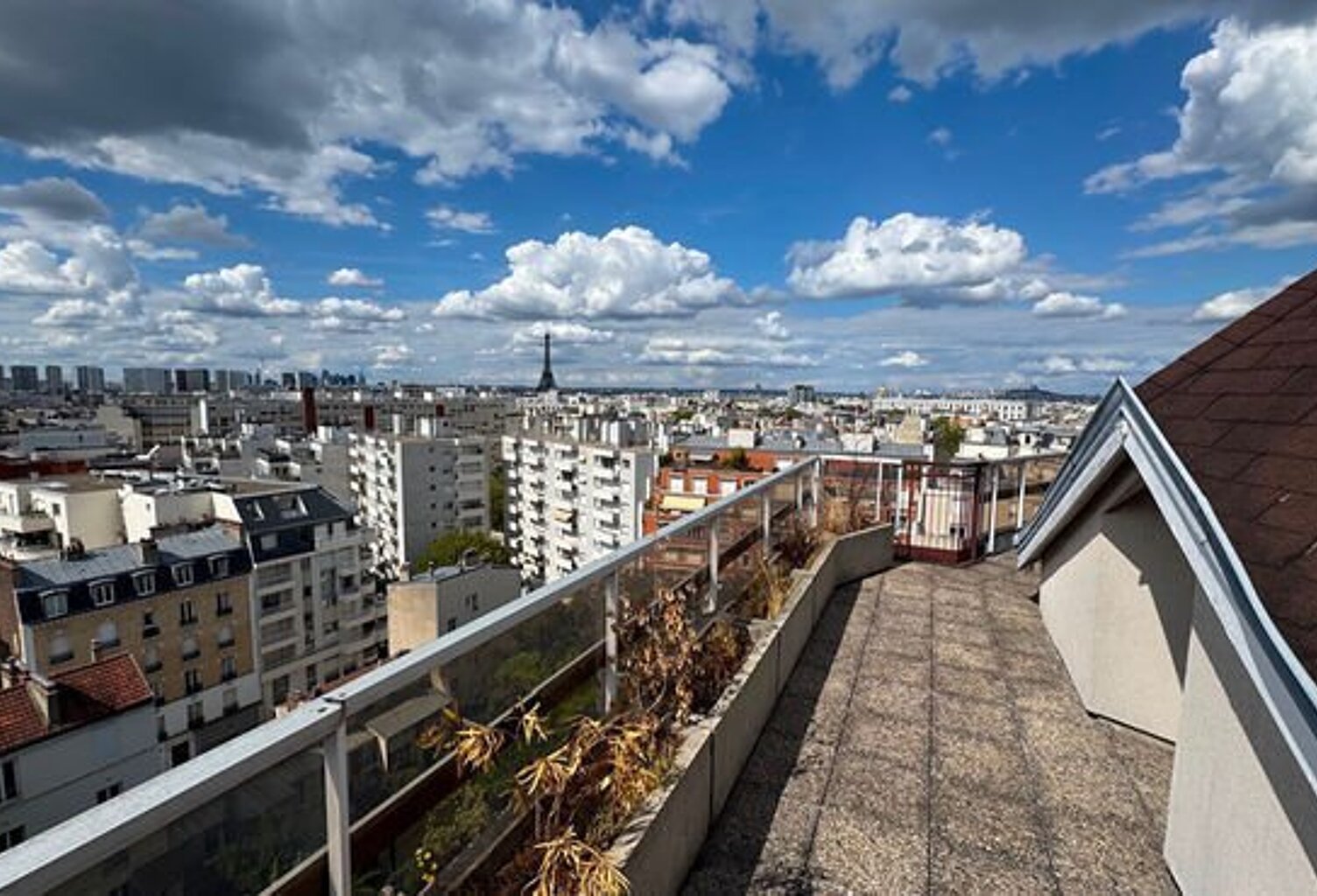 PARIS 15ème – VAUGIRARD – BIEN D'EXCEPTION RÉNOVÉ – TERRASSE DE 39 M² AVEC VUE PANORAMIQUE SUR PARIS — photo 1