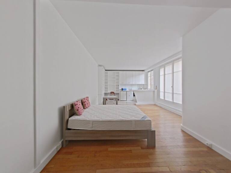 GRAND STUDIO MEUBLE - MONTMARTRE — photo 1