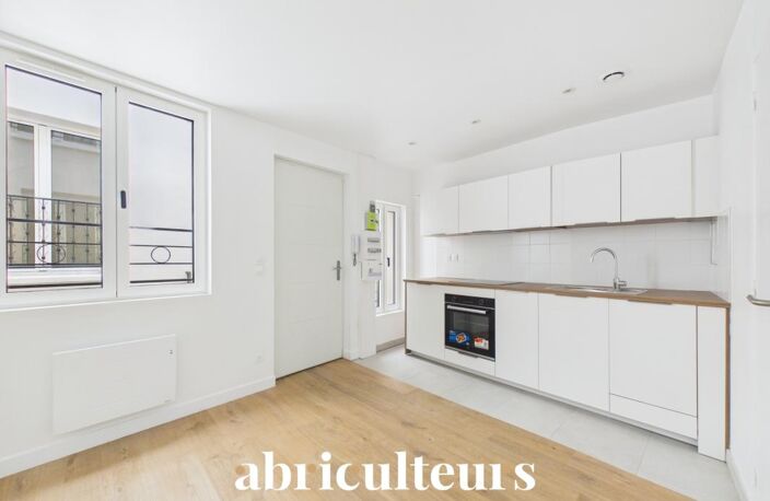 Beau duplex "esprit maison" rénové et confortable au cœur du 18ᵉ arrondissement — photo 3
