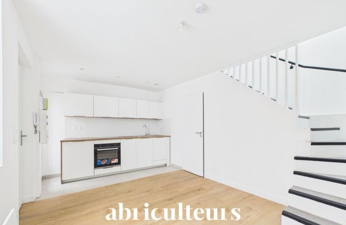 Beau duplex "esprit maison" rénové et confortable au cœur du 18ᵉ arrondissement — photo 4