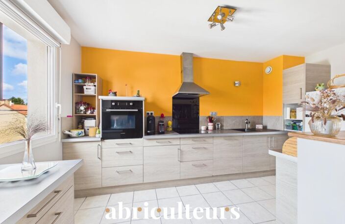 Centre Saint Sébastien, beau T3  , 2 chambres, avec balcon et grand garage (44230) — photo 2