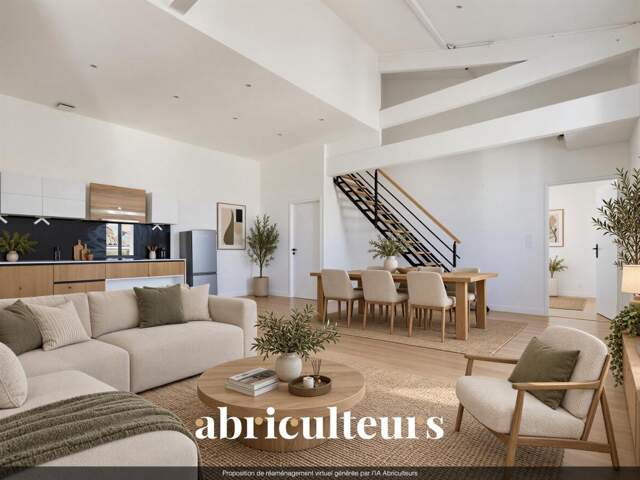 Appartement duplex lumineux grande hauteur sous plafond en vente à Bordeaux 33300 — photo du bien