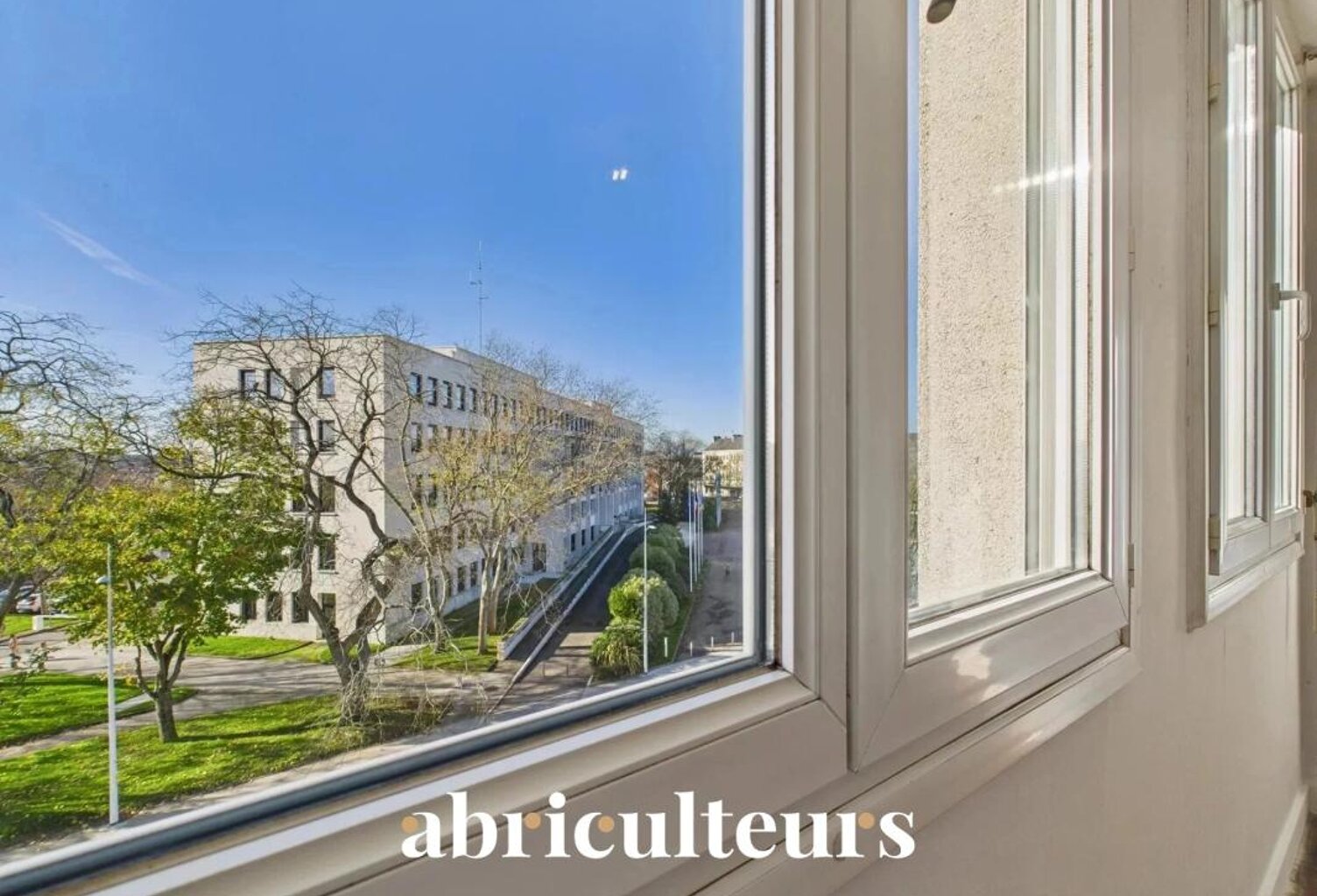 Appartement en centre ville proche de la mer et lumineux  en vente à  Saint-Nazaire (44600) — photo 1
