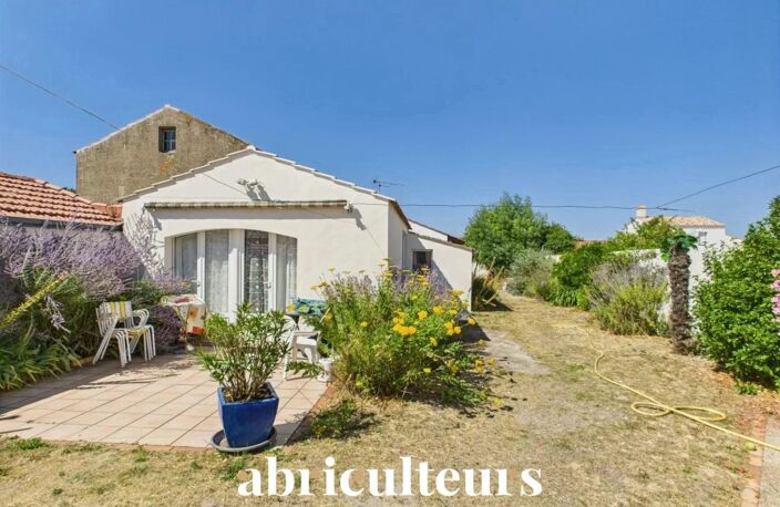 Maison avec grand terrain et dans le centre ville en vente à La Barre-de-Monts (85550) — photo 3