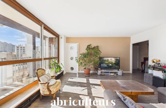 Paris 15e – Résidence Paris XV – Appartement familial 5 pièces de 114 m² avec balcons, parking et cave — photo 4