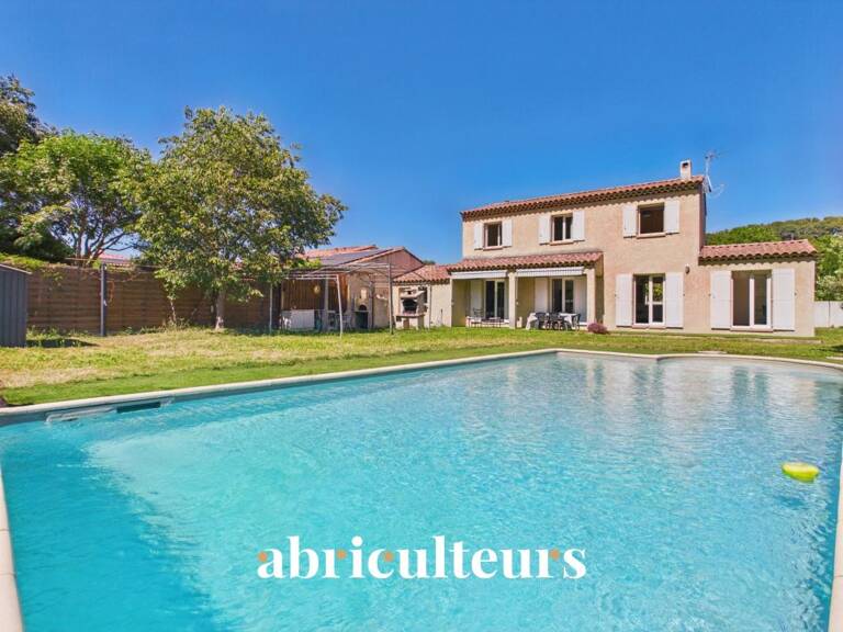 Maison familiale T7 de 128 m² sur parcelle de 1 620 m² avec piscine - Saint-Chamas (13250) — photo 1