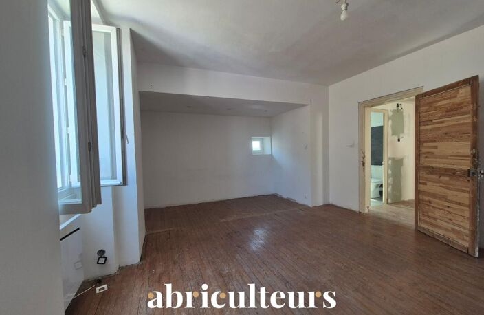 Ensemble immobilier à rénover en vente à Jarnac (16200) — photo 3