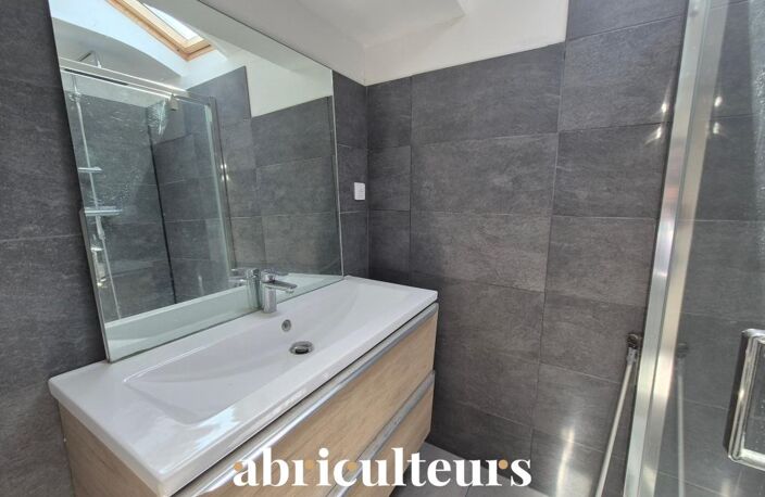 Ensemble immobilier à rénover en vente à Jarnac (16200) — photo 5
