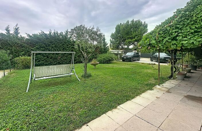 Pernes-Les Fontaines, Maison À Vendre 225 m², Terrain 1205 m², Piscine, à rénover — photo 3