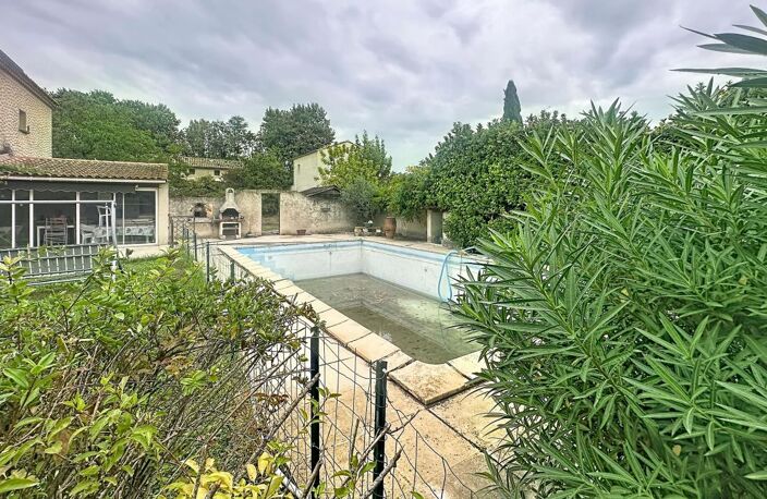 Pernes-Les Fontaines, Maison À Vendre 225 m², Terrain 1205 m², Piscine, à rénover — photo 4