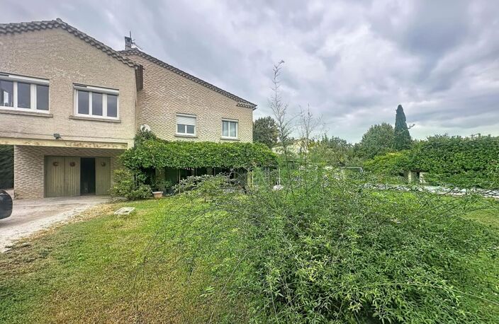 Pernes-Les Fontaines, Maison À Vendre 225 m², Terrain 1205 m², Piscine, à rénover — photo 5