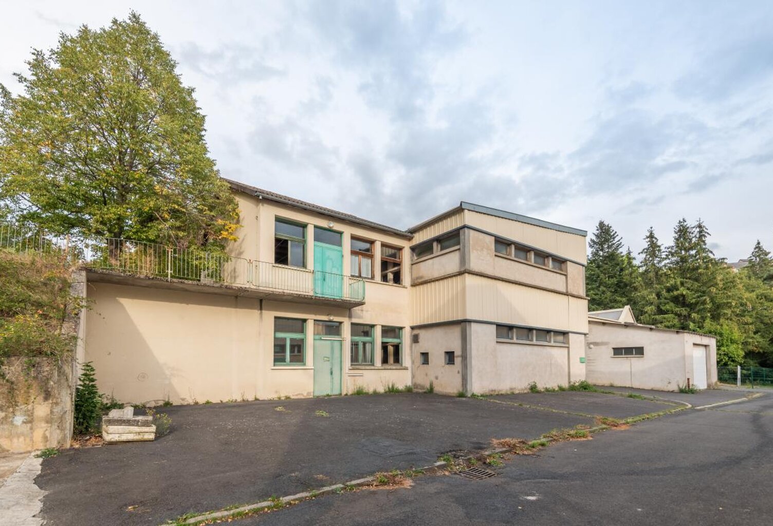 Bureaux - 2 141 m² - Saint-Flour (15) — photo 1