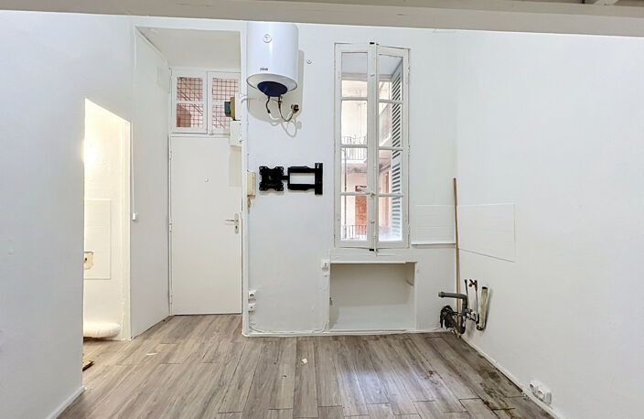 Studio de 11.6 m2 à rénover   Idéal pour investissement — photo 3
