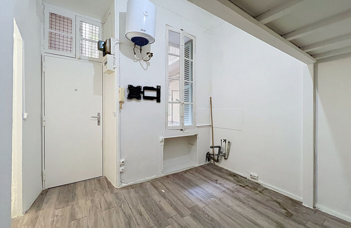 Studio de 11.6 m2 à rénover   Idéal pour investissement — photo 4